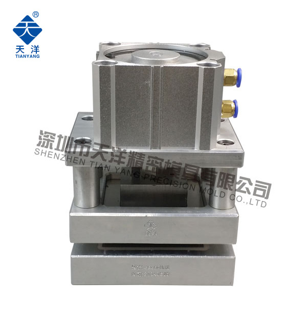 80X20mm氣動打孔機(jī)